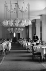 Hungary, Budapest XI., Gellért Szálló, étterem., 1961, Sólyi Ilona, Budapest, ceiling lamp, restaurant, Fortepan #220557