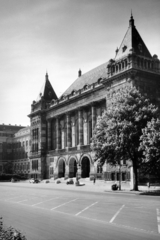 Hungary, Budapest XI., Műegyetem rakpart, Budapesti Műszaki Egyetem (később Budapesti Műszaki és Gazdaságtudományi Egyetem) központi épülete., 1961, Sólyi Ilona, Budapest, Budapest University of Technology, Fortepan #220568