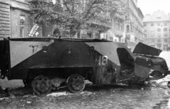 Magyarország, Budapest VIII., Rákóczi tér a József körúttól a Víg utca felé nézve., 1956, Zajti Ferenc, forradalom, járműroncs, BTR 152, Budapest, Fortepan #220651