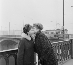 Hungary, Budapest, Margit híd, szigeti lejáró., 1965, MHSZ, railing, women, tram, rumour, whispering, Fortepan #22092