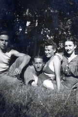 France, a felvétel a Dordogne folyó partján készült., 1947, Hámornik Balázs, bathing suit, sunbathe, youth, Fortepan #221091