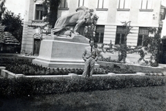 Magyarország, Balassagyarmat, Palóc liget, Hősi emlékmű (Keviczky Hugó, 1929.). Háttérben a Palóc Múzeum., 1938, Laborcz György, Fortepan #221261