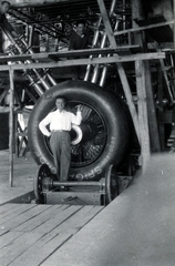 Italy, Milan, Taliedo (ekkor önálló, ma a város része), Caproni repülőgépgyár. Caproni Ca.90 nehézbombázó repülőgép futóműve., 1929, Laborcz György, Fortepan #221278