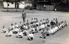 1929, Fekete Bernadette, peeking, Fortepan #221326