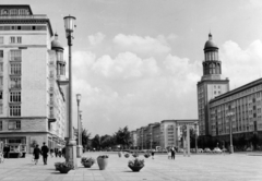 Németország, Berlin, Kelet-Berlin, Karl Marx Allee, szemben a Frankfurter Tor és tovább a Frankfurter Allee., 1957, Tóth Károly, NDK, Kelet-Berlin, Fortepan #221410