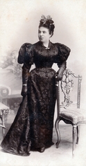 1907, Fekete Bernadette, lady, gloves, hair clip, black dress, Fortepan #221460