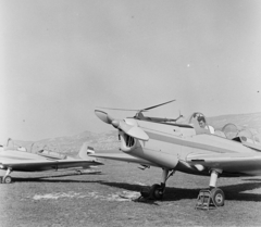 Hungary, Budaörs Airport, Budapest XI., Zlin Trener repülőgép az előtérben, a háttérben egy Mi-1 típusú katonai helikopter., 1968, MHSZ, transport, Czechoslovak brand, Soviet brand, airplane, military, helicopter, airport, Zlin-brand, propeller, Mil-brand, Budapest, Fortepan #22154