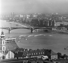 Hungary, Budapest I.,Budapest II.,Budapest XIII., kilátás a Halászbástyáról a Margit híd felé. Augusztus 20-i víziparádét követő motorcsónak verseny., 1969, MHSZ, competition, motorboat, Budapest, Fortepan #22161