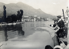 Olaszország, Gardone Riviera, Garda-tó, a távolban a Grand Hotel Gardone és Gabriele d'Annunzio tópart., 1925, Garamvölgyi Lajos, Fortepan #221849