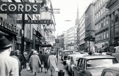 Austria, Vienna, Kärntner Strasse, jobbra a háttérben a Stephansdom / Szent István-székesegyház tornya., 1961, Árgyelán Ágnes, Fortepan #221857