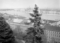 Magyarország, Budapest I., kilátás a budai Várból a Király lépcső felől, előtérben a Hunyadi János út 1. és 3., 1943, Fortepan/Album002, látkép, Budapest, Fortepan #22205