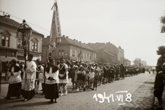 Hungary, Budapest XIV., Kerepesi út, háttérben az Utász utca torkolata., 1941, Fortepan/Album002, religion, procession, crucifix, Budapest, Fortepan #22225