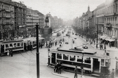 Csehország, Prága, a Vencel tér (Václavské námestí) a Nemzeti Múzeum felől nézve, középen a Szt. Vencel szobor., 1927, Székely Pál, villamos, Fortepan #222350