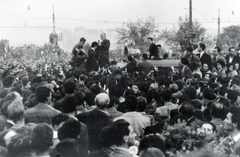 Magyarország, Budapest II., Bem József tér, tüntetés 1956. október 23-án a Bem szobornál., 1956, Horváth János és családja, Budapest, tömeg, hangszóró, Fortepan #222383