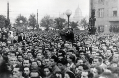 Magyarország, Budapest II., Bem József tér, tüntetés 1956. október 23-án a Bem szobornál., 1956, Horváth János és családja, Budapest, fiatalság, Fortepan #222387