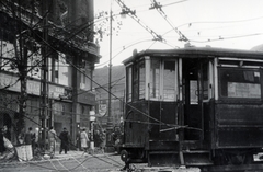 Magyarország, Budapest IX., Kálvin tér az Üllői útnál, háttérben a Ráday utca torkolata., 1956, Horváth János és családja, Budapest, járműroncs, Fortepan #222468