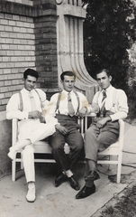 1931, Milkó, men, three people, leg over leg, suspenders, Fortepan #222545