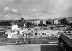 Ausztria, Graz, Hafnerriegel 53., kilátás az egyetemi kollégiumból a Gruabn-ra, a háttérben a Fröhlichgasse lakóházai., 1967, Almássy László, reklám, futballpálya, Fortepan #223167