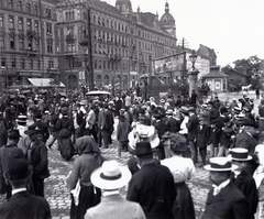 Hungary, Budapest XIII., Váci út a Nyugati pályaudvar mellett, szemben a Kádár utca - Katona József utca - Radnóti Miklós (Sziget) utca közötti épületsor látható., 1905, Fortepan/Album064, gaping, Budapest, Fortepan #223233