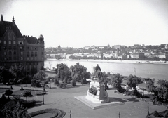 Magyarország, Budapest V., Kossuth Lajos tér, gróf Andrássy Gyula szobra (Zala György, 1906.) a Parlamenttől délre., 1939, Fortepan/Album064, Budapest, Fortepan #223239