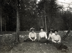 1916, Közösségi Szociális Szövetkezet, tableau, women, glade, sitting on the ground, Fortepan #223507