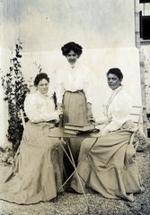 1917, Közösségi Szociális Szövetkezet, three people, women, table, skirt, blouse, book, Fortepan #223605