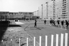 Magyarország, Újpalota, Budapest XV., Kavicsos köz 2., Nyomdaipari és Pamutipari Szakmunkásképző (később Al Wahda arab iskola)., 1976, Középületépítő Vállalat - Kreszán Albert - Koczka András - Kemecsei József, Budapest, Fortepan #223735