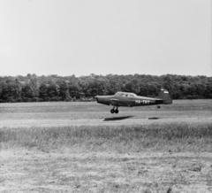 Hungary, Békéscsaba, repülőtér, Zlin-326 Trener Master típusú repülőgép., 1975, MHSZ, transport, Czechoslovak brand, airplane, airport, Zlin-brand, registration mark, Fortepan #22389