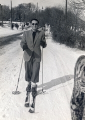 Hungary, Budapest XII., Eötvös út (Báró Eötvös út) a Normafánál., 1944, Kádár Anna, Budapest, skiing, shades, skis, ski pole, Fortepan #223894