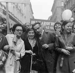 Magyarország, Budapest VII., Marek József utca a Dózsa György út felől a Murányi utca felé nézve., 1967, Fortepan, csoportkép, felvonulás, Budapest, Fortepan #2239