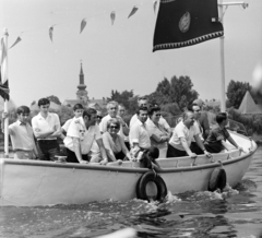 Hungary, Ráckeve, Ráckevei (Soroksári)-Duna, Honvédelmi nap. Háttérben a Nagyboldogasszony szerb ortodox templom tornya., 1975, MHSZ, boat, Fortepan #22401