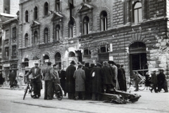 Magyarország, Budapest IX., Üllői út, háttérben a 89/a számú ház., 1956, Matthaeidesz Konrád, forradalom, Budapest, kerékpár, Fortepan #224045