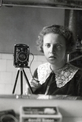 1931, Kieselbach Tamás, photography, lace collar, camera, tripod, self-portrait, portrait, Fortepan #224097