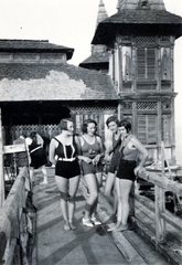 Hungary, Balatonfüred, a fürdőház., 1932, Kieselbach Tamás, Bath house, bathing suit, tableau, Fortepan #224108