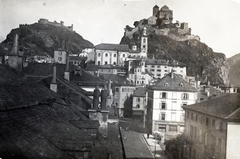 Svájc, Sion, balra fent a Château de Tourbillon, jobbra a Valère-bazilika (Basilique de Valère), középen a Jezsuita templom., 1912, Kellerné Alánt Andrea, templom, hegytető, Fortepan #224167