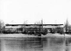 Hungary, Budapest, szemben a Margit-szigeten az Úttörő sporttelep / Úttörő stadion (később Margitszigeti Atlétikai Centrum)., 1975, Bertalan Ágnes, Fortepan #224198