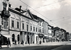 Szlovákia, Kassa, Fő utca (ulica Hlavná), régi városháza., 1962, Tauber-Rozman család, virágbolt, utcakép, Fortepan #224356