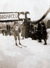 Szlovákia,Magas-Tátra, Magastátra, Tátraszéplak üdülőhely (ekkor Gerlachfalvához tartozott), sífutó verseny., 1929, Kovács Györgyi, felirat, síelés, síléc, Fortepan #224406