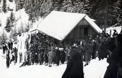 Szlovákia,Magas-Tátra, Magastátra, Tátraszéplak üdülőhely (ekkor Gerlachfalvához tartozott), menedékház a siugrósánc közelében., 1929, Kovács Györgyi, csoportkép, Fortepan #224408