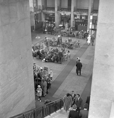 Magyarország, Ferihegyi (ma Liszt Ferenc) repülőtér, Budapest XVIII., várócsarnok., 1966, MHSZ, repülőtér, Budapest, Fortepan #22451