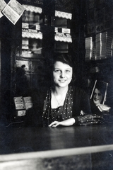 1932, Kovács Györgyi, tobacco shop, portrait, Fortepan #224522