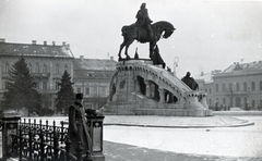 Románia,Erdély, Kolozsvár, Fő tér, Hunyadi Mátyás emlékműve (Fadrusz János, 1902.)., 1940, Kovács Györgyi, Fortepan #224577