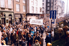 Magyarország, Budapest V., Apáczai Csere János utca, március 15-i ünnepség és politikai demonstráció résztvevői., 1989, Hegedűs Tibor dr, Budapest, felvonulás, Fortepan #224727