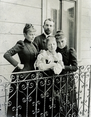 1900, Lechner hagyaték, kid, railing, beard, women, bun, man, tableau, bourgeoisie, courtyard balcony, Fortepan #224915