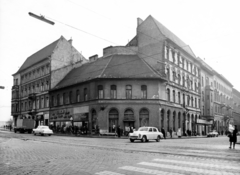 Magyarország, Budapest II., Margit körút (Mártírok útja) - Frankel Leó út sarok., 1967, Vincent Till Baumgartner, Budapest, automobil, gyalogátkelő, sarokház, Fortepan #225116