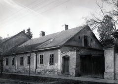 Magyarország, Szarvas, Kossuth Lajos utca, szemben a 6-os számú ház., 1951, Vincent Till Baumgartner, lakóház, kapu, Fortepan #225125