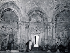 Magyarország, Tabán, Budapest I., a II. világháború alatt megsérült, romos Rác fürdő. A férfi gőzfürdő meleg vizes medence csarnoka., 1960, Vincent Till Baumgartner, Budapest, háborús kár, Fortepan #225137