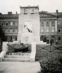 Magyarország, Budapest VIII., Ludovika tér, a Névtelen hősök emlékműve (Horvay János, 1924.)., 1925, Vincent Till Baumgartner, Budapest, emlékmű, első világháború, Fortepan #225181