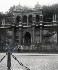 Magyarország, Budapest I., Ybl Miklós tér, Várkert Bazár., 1929, Vincent Till Baumgartner, kerítés, szobor, műemlék, kovácsoltvas, Budapest, Fortepan #225182