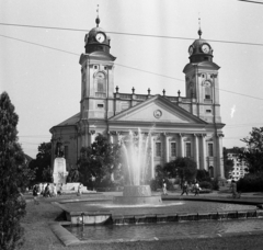 Magyarország, Debrecen, Nagytemplom., 1964, Magyar Rendőr, szobor, klasszicizmus, timpanon, Kossuth Lajos-ábrázolás, szoborcsoport, Rabl Károly-terv, Péchy Mihály-terv, Fortepan #22548